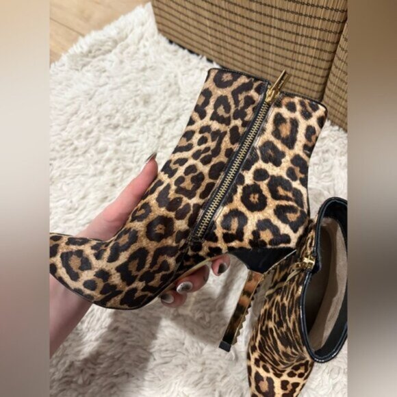 NEVER WORN- Michael Michael Kors Women's Sonja Point-Toe Bootie Haircalf Natural - Picture 8 of 9